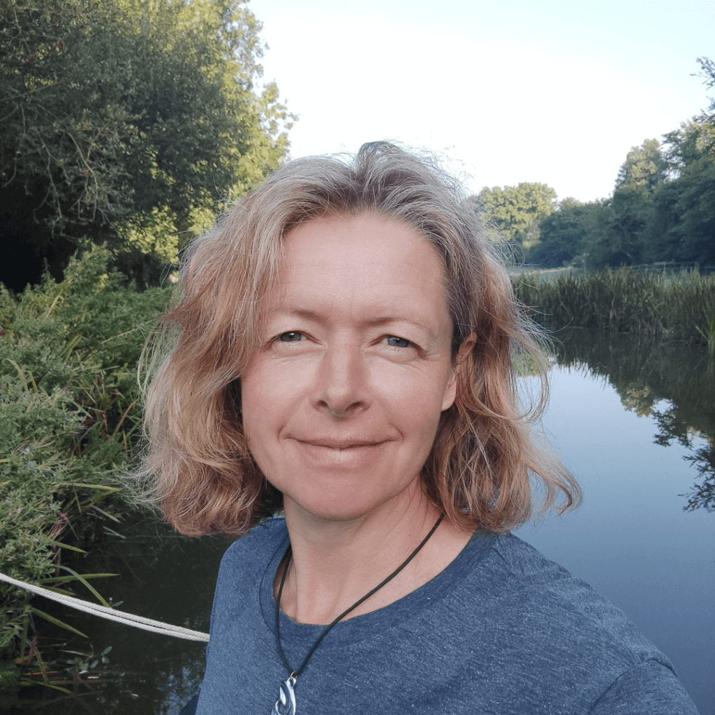 A picture of the founder of Simple Life Explorers, Rebecca Harrison